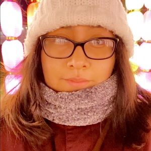 Meet your Posher, Monica